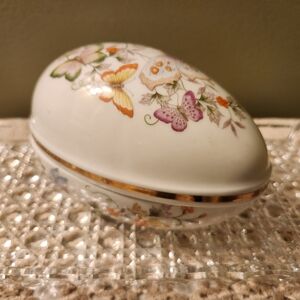 Vintage Avon "Butterly Fantasy" Porcelain Egg Trinket /Candy Dish 1974